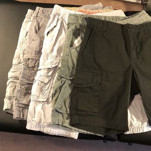 5 Pairs 32 Male Style Cargo Shorts Sold as Set